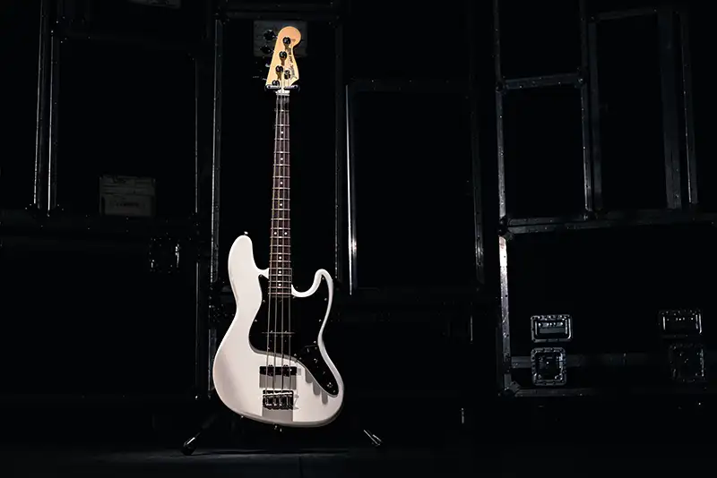 basse électrique Jazz-Bass de chez fender USA, en location chez Normandie Backline